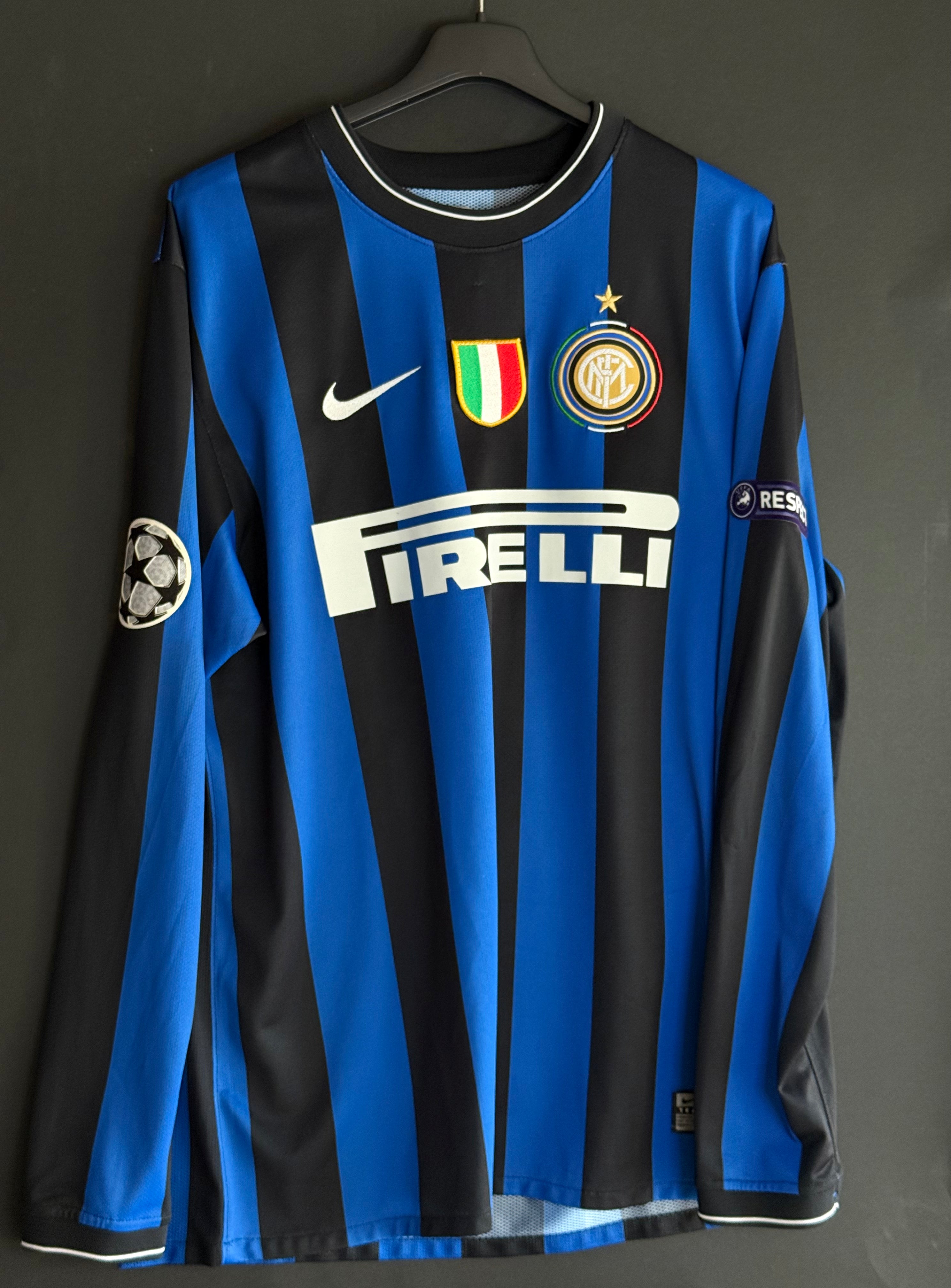 Balotelli - Inter - 2009-10 Home
