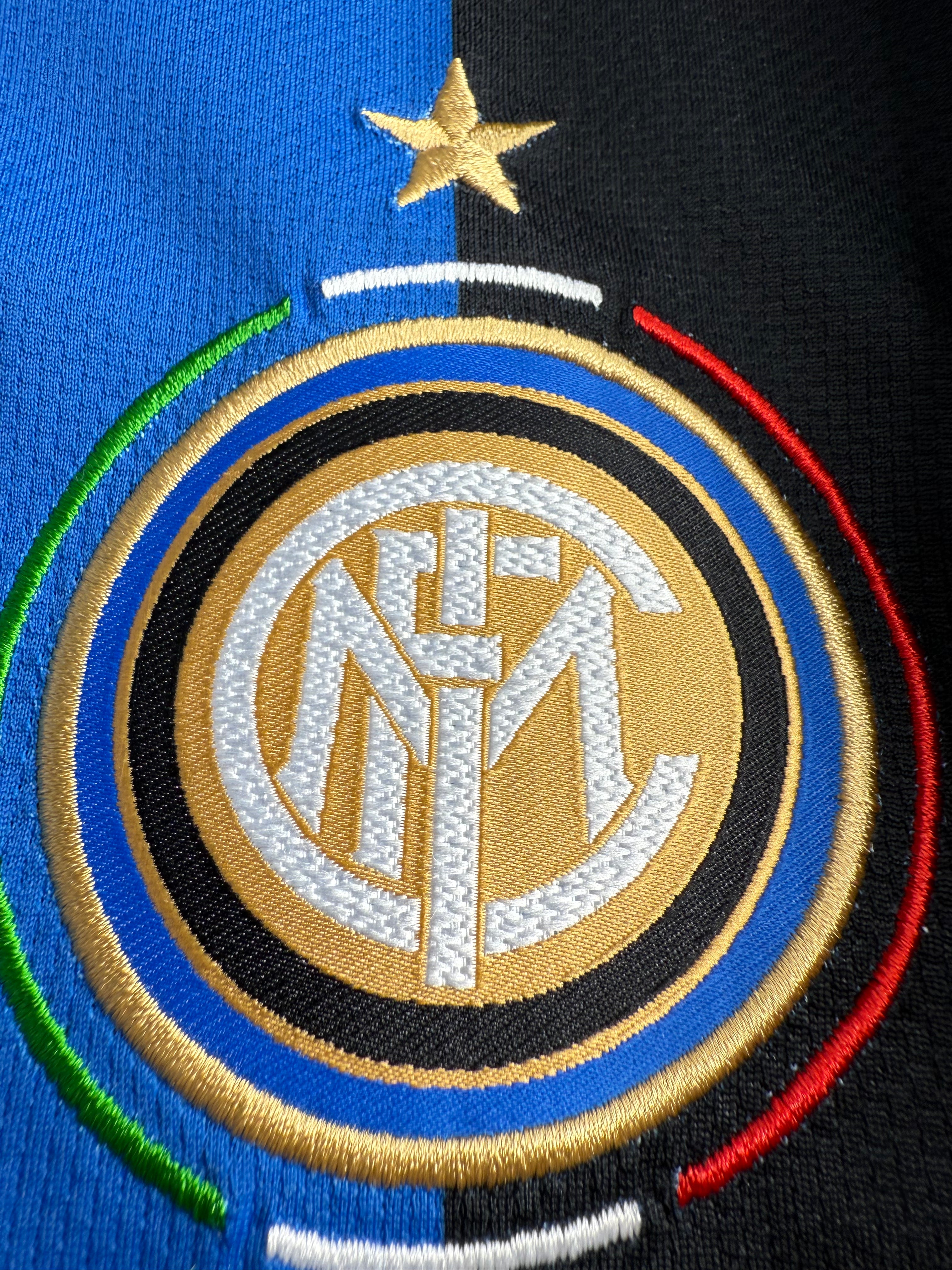 Balotelli - Inter - 2009-10 Home