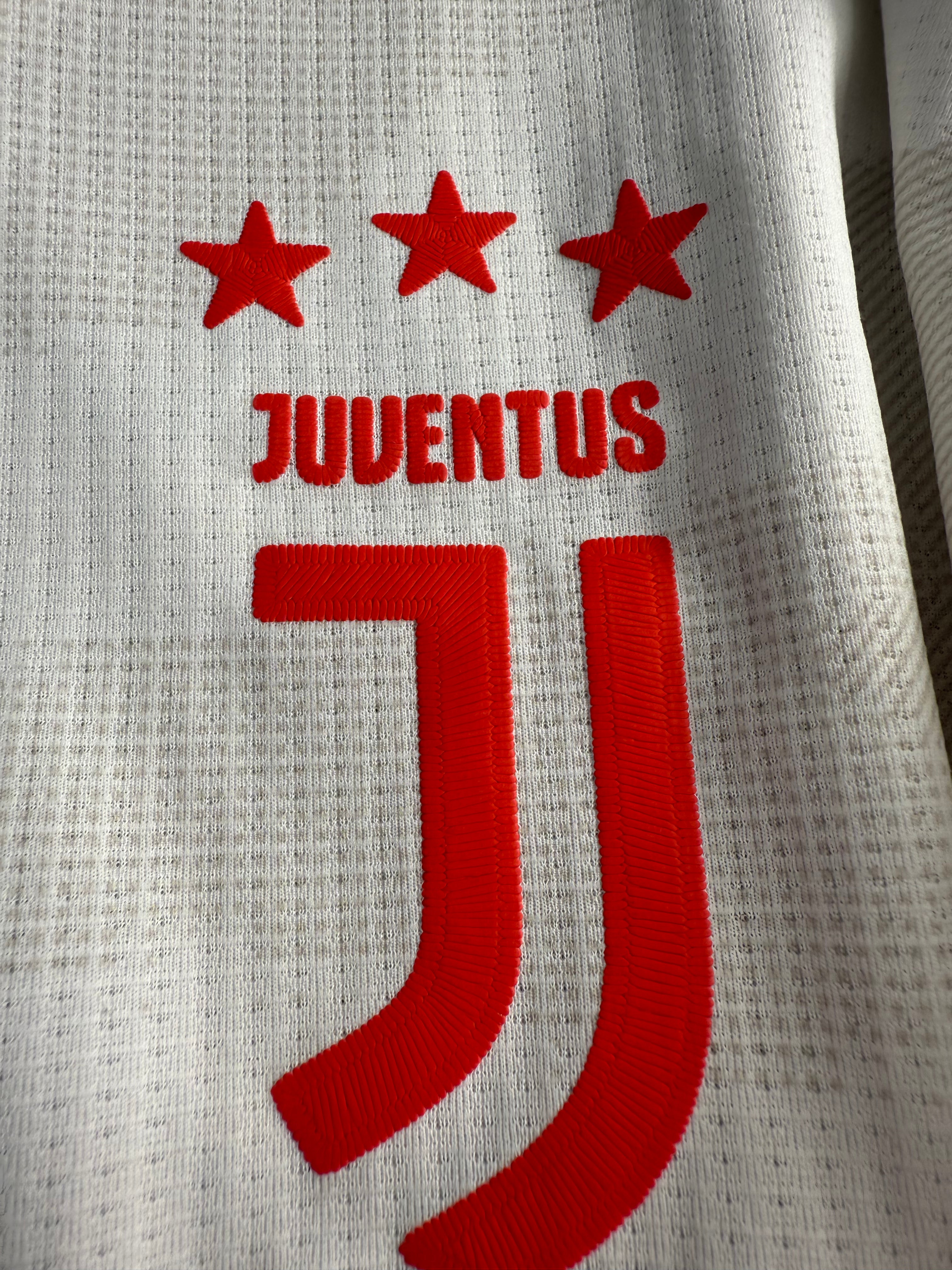 Cuadrado - Juventus - 2019-20 away unwashed