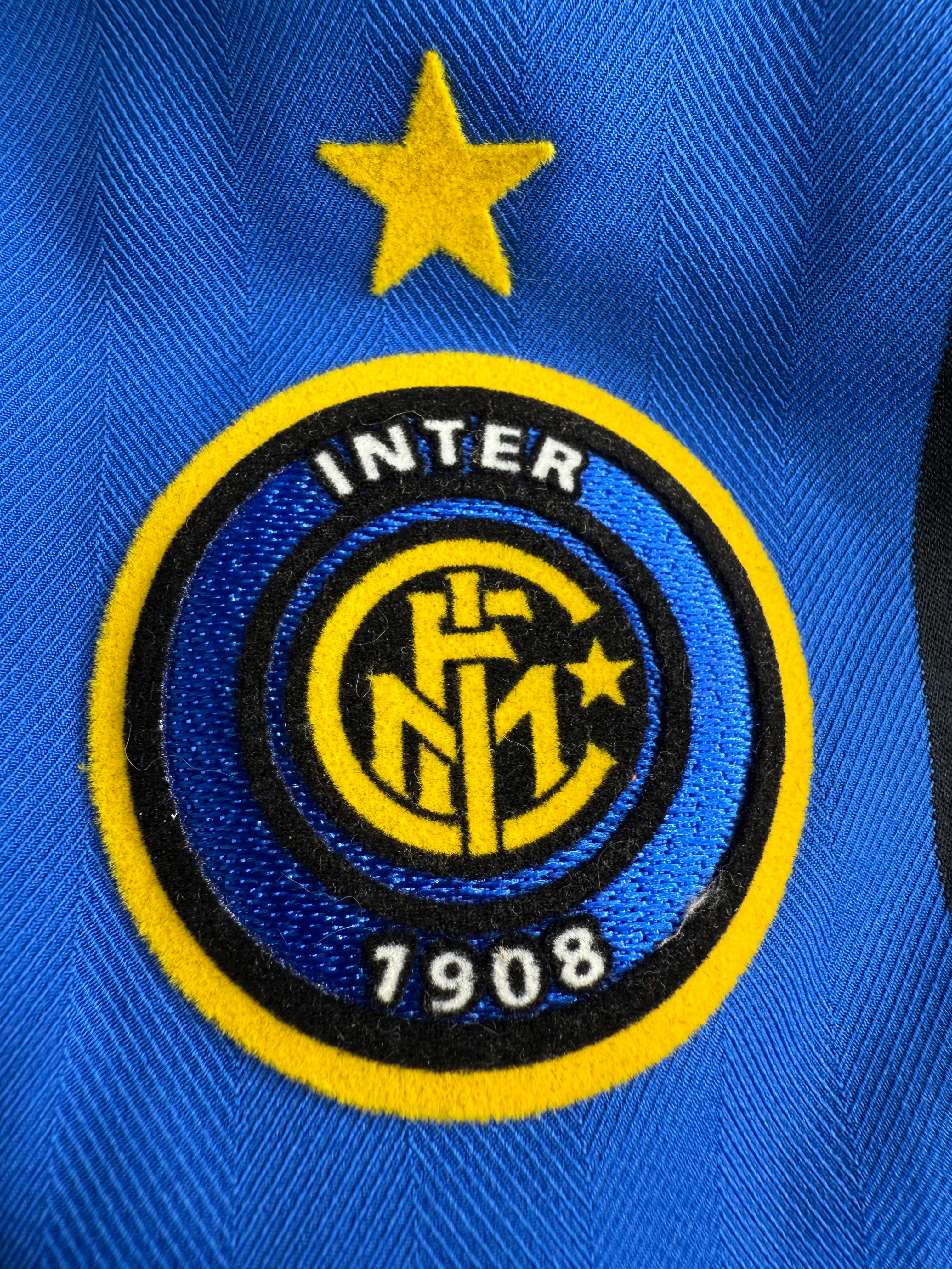 Figo - Inter - 2005-06 Home