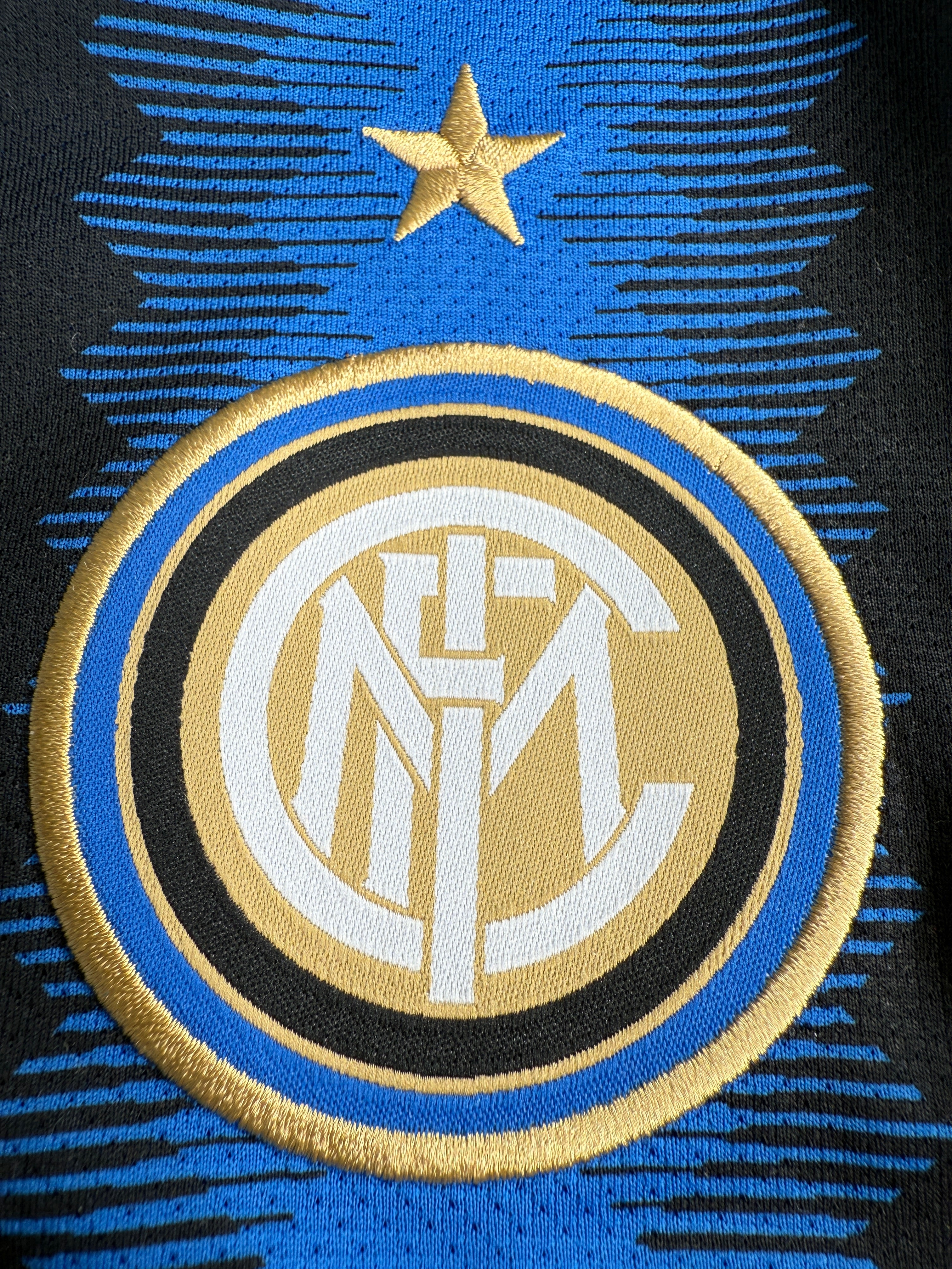 Balotelli - Inter - 2010-11 Home Trofeo Tim
