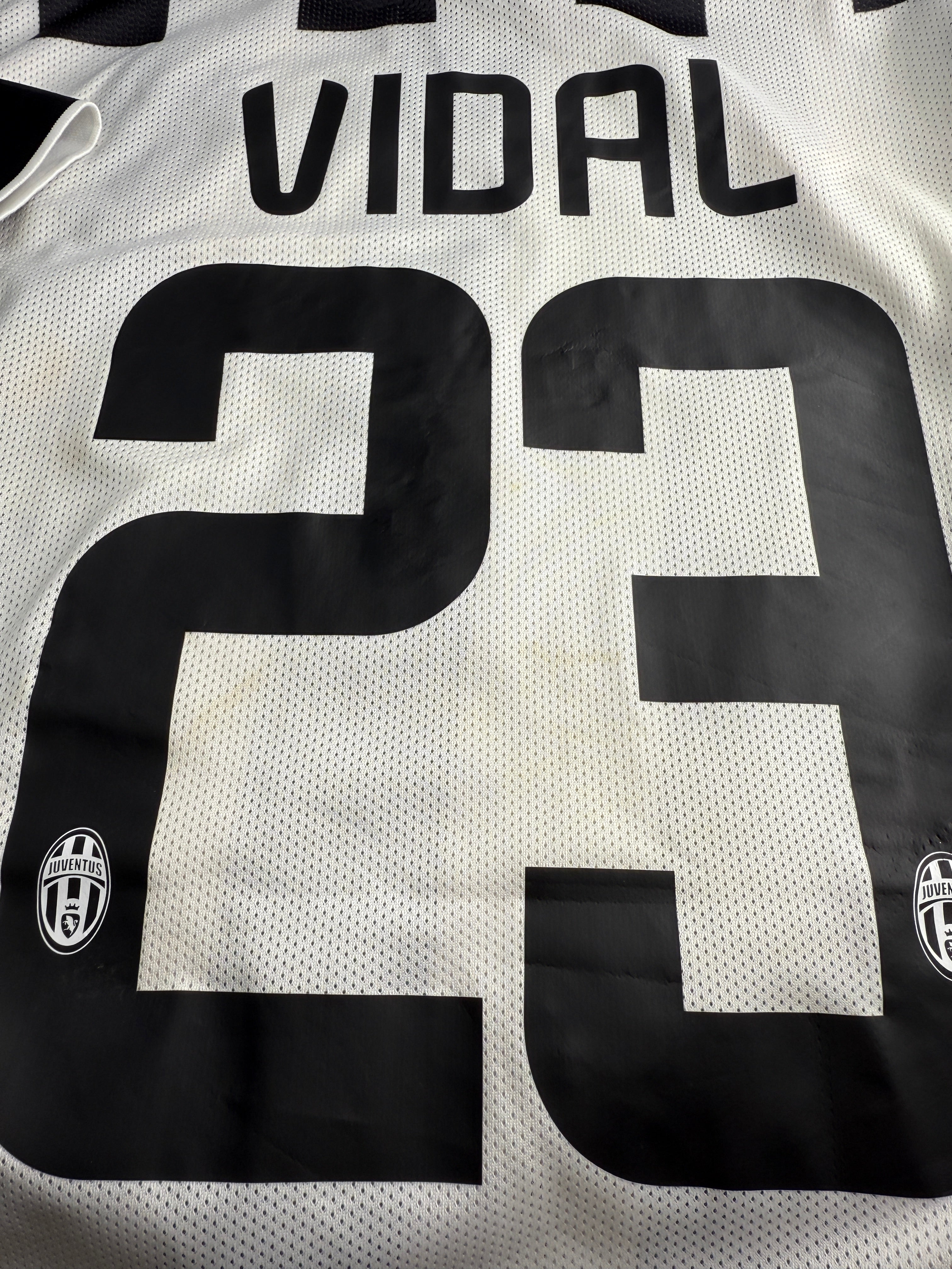 Vidal - Juventus - 2014-15 Home