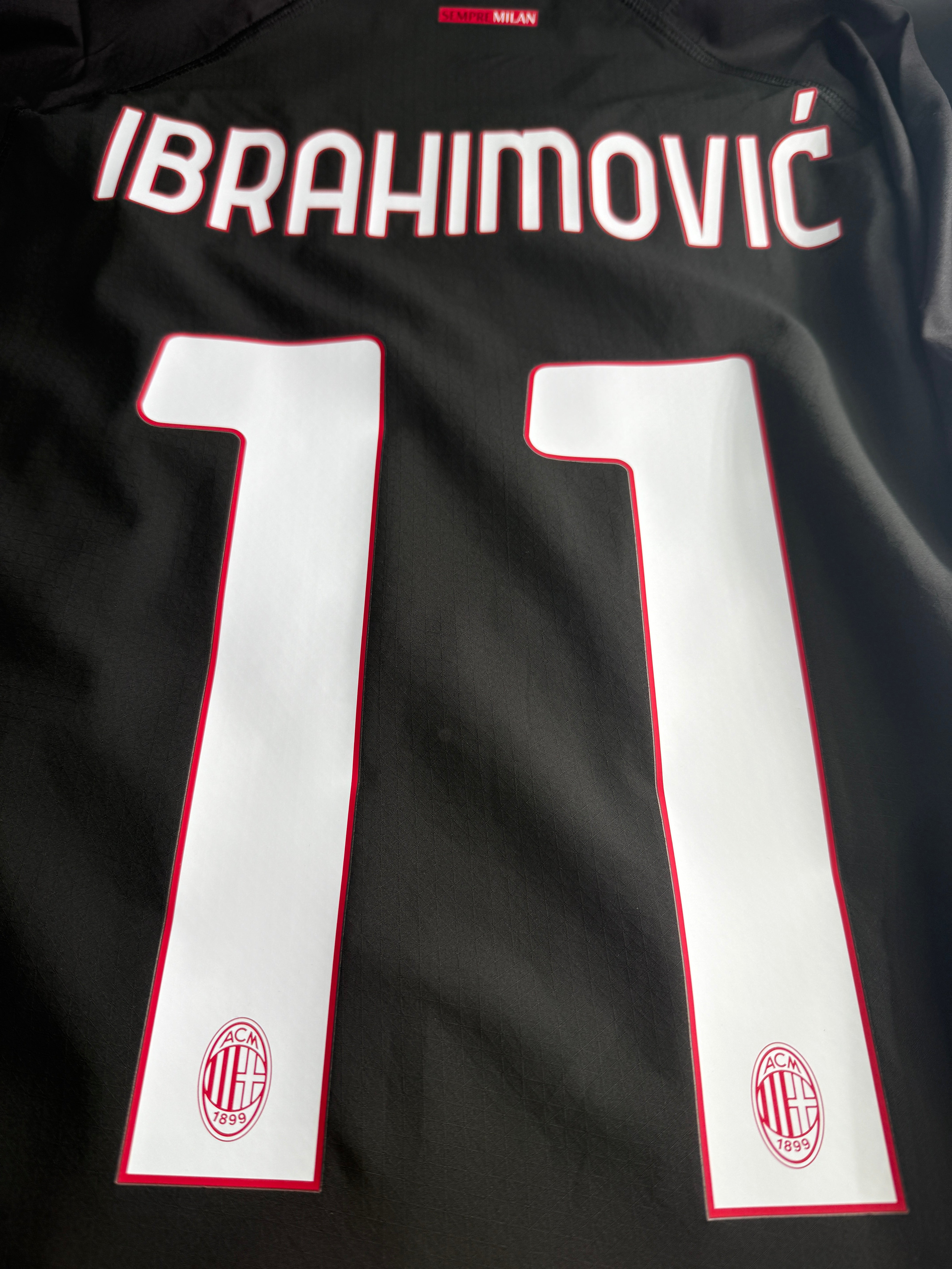 Ibrahimovic - Milan - 2022-23 Home