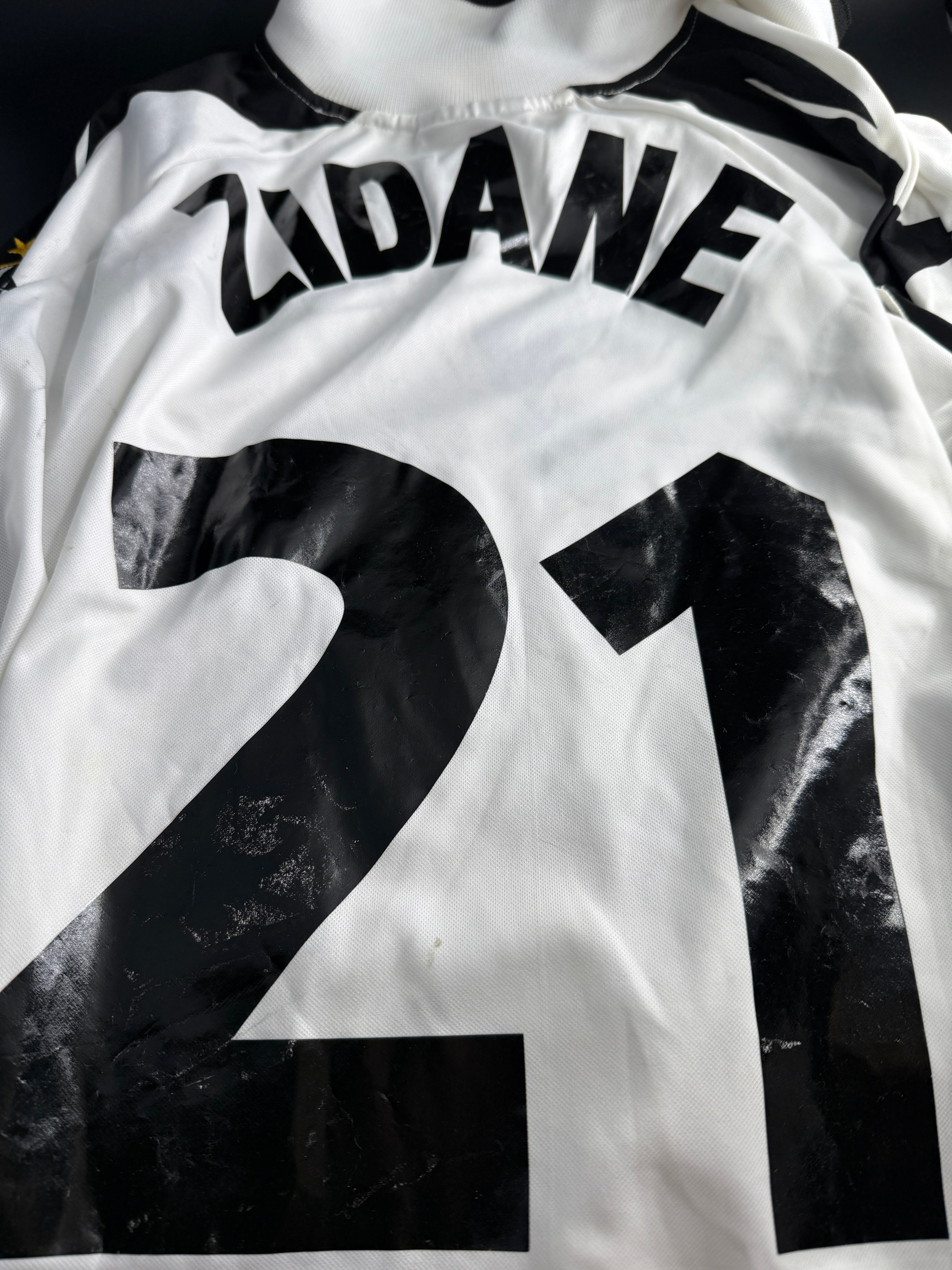 Zidane - Juventus - 1998-99 Home