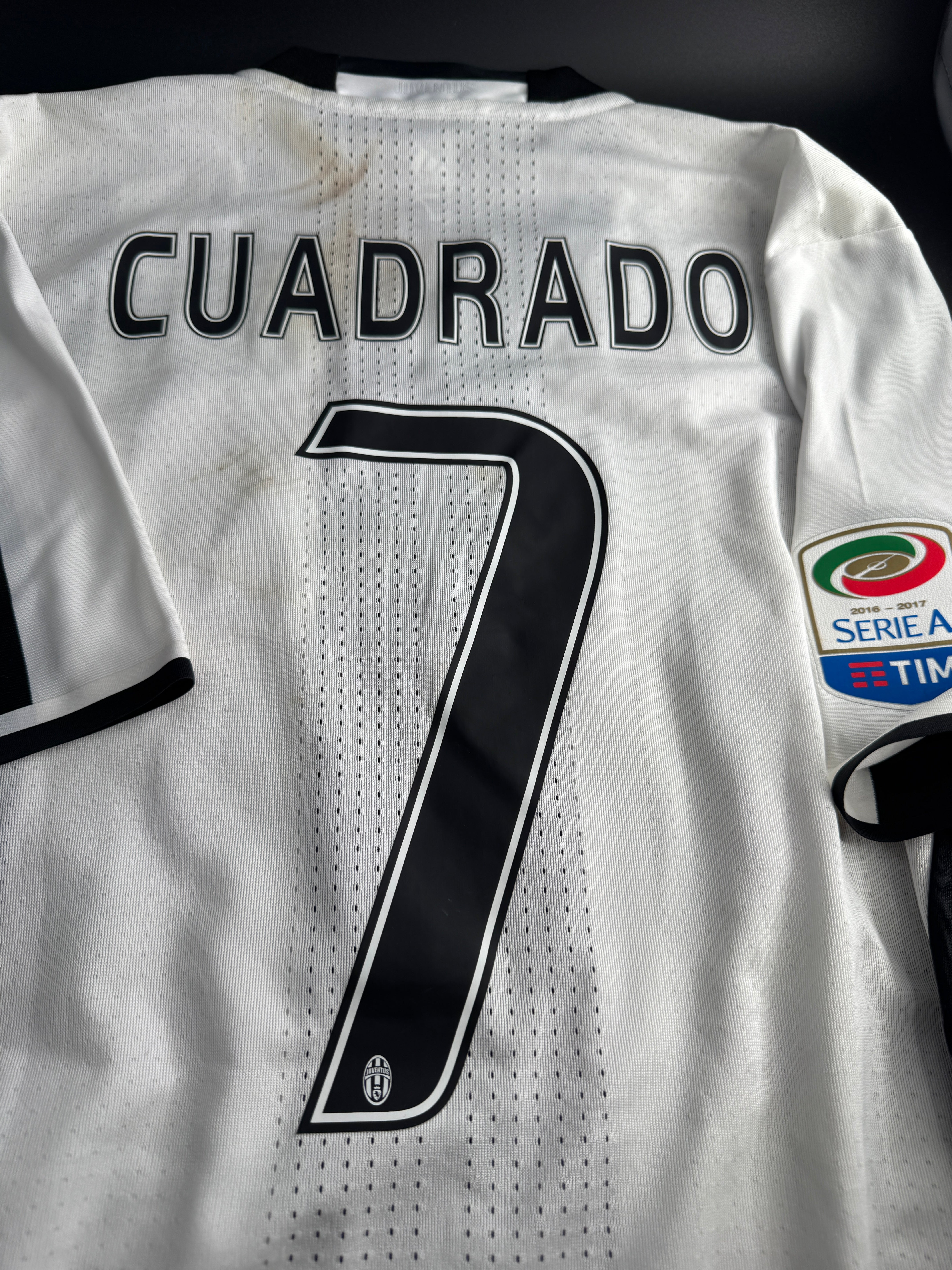 Cuadrado - Juventus - 2016-17 home unwashed