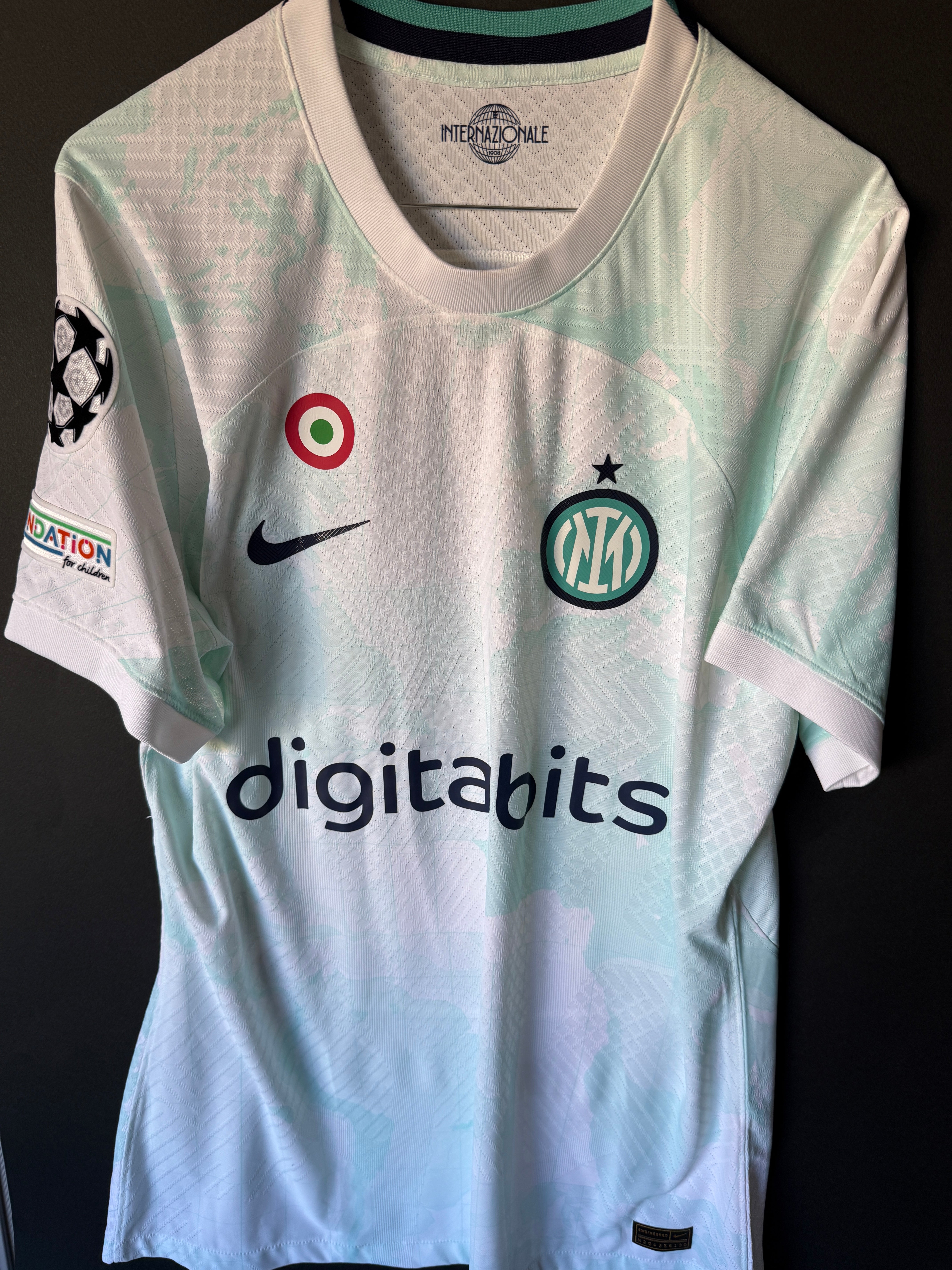 Bastoni - Inter - 2022-23 Away