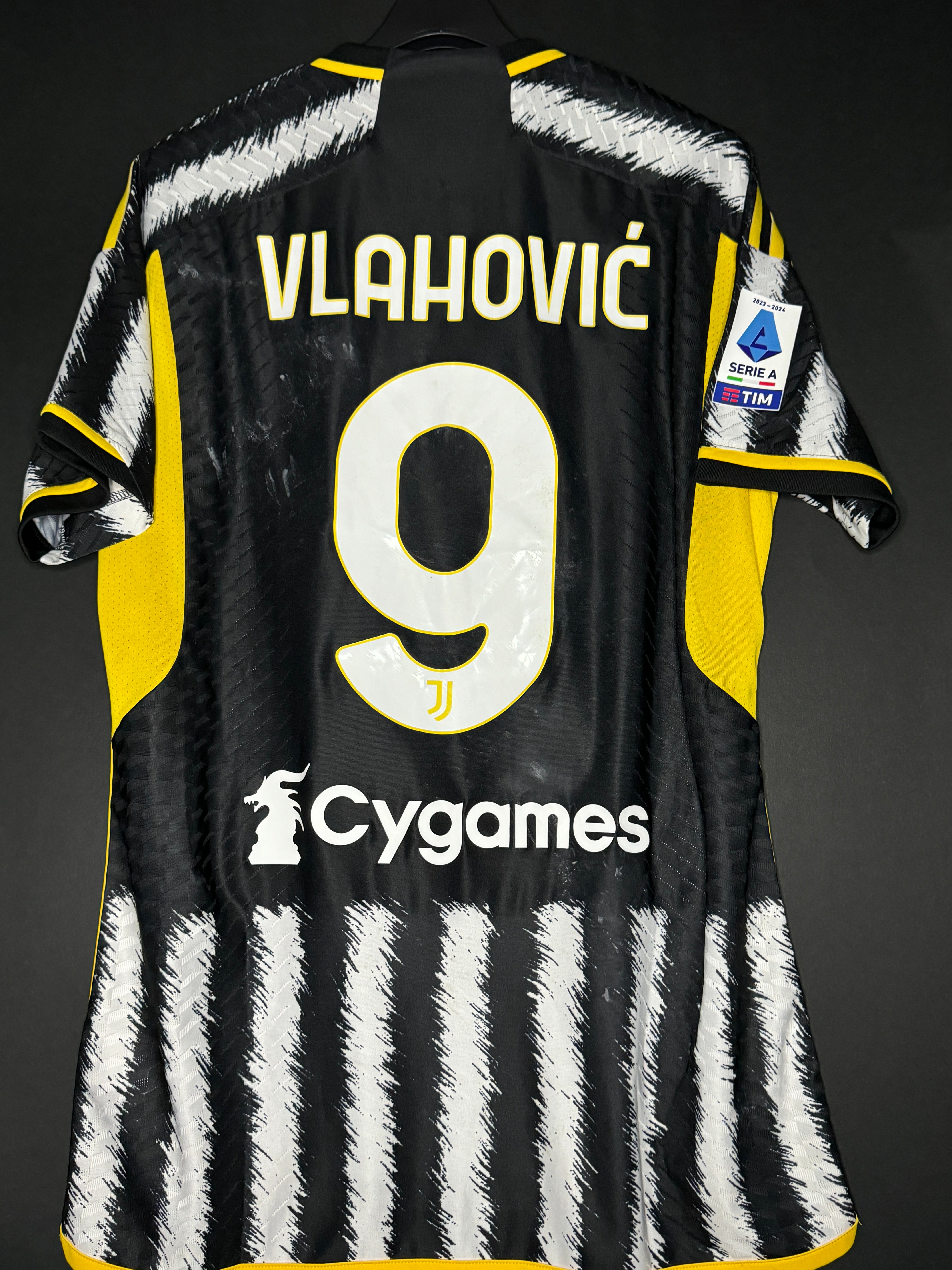 Vlahovic - Juventus - 2023-24 Home Unwashed