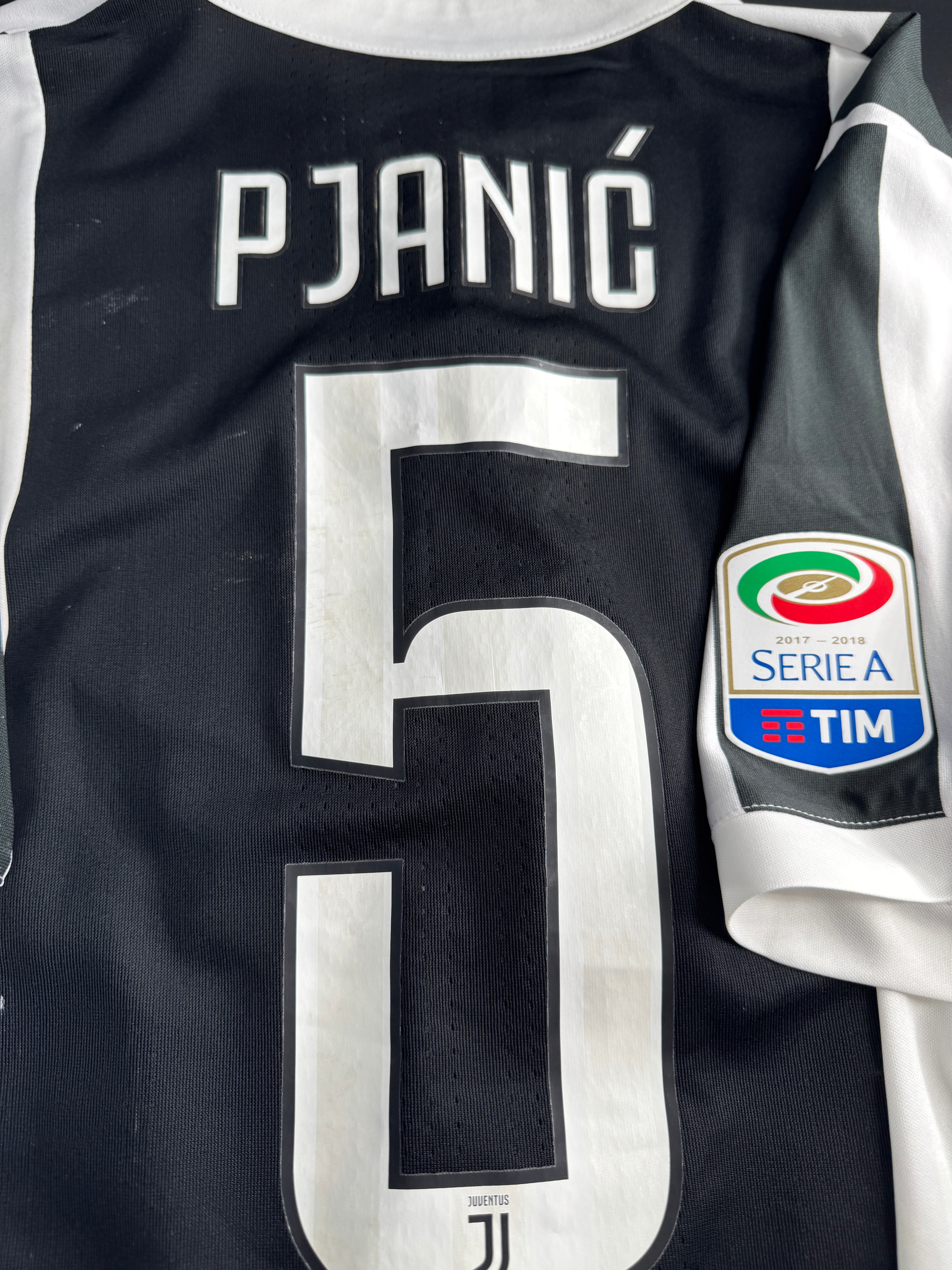 Pjanic - Juventus - 2017-18 Home