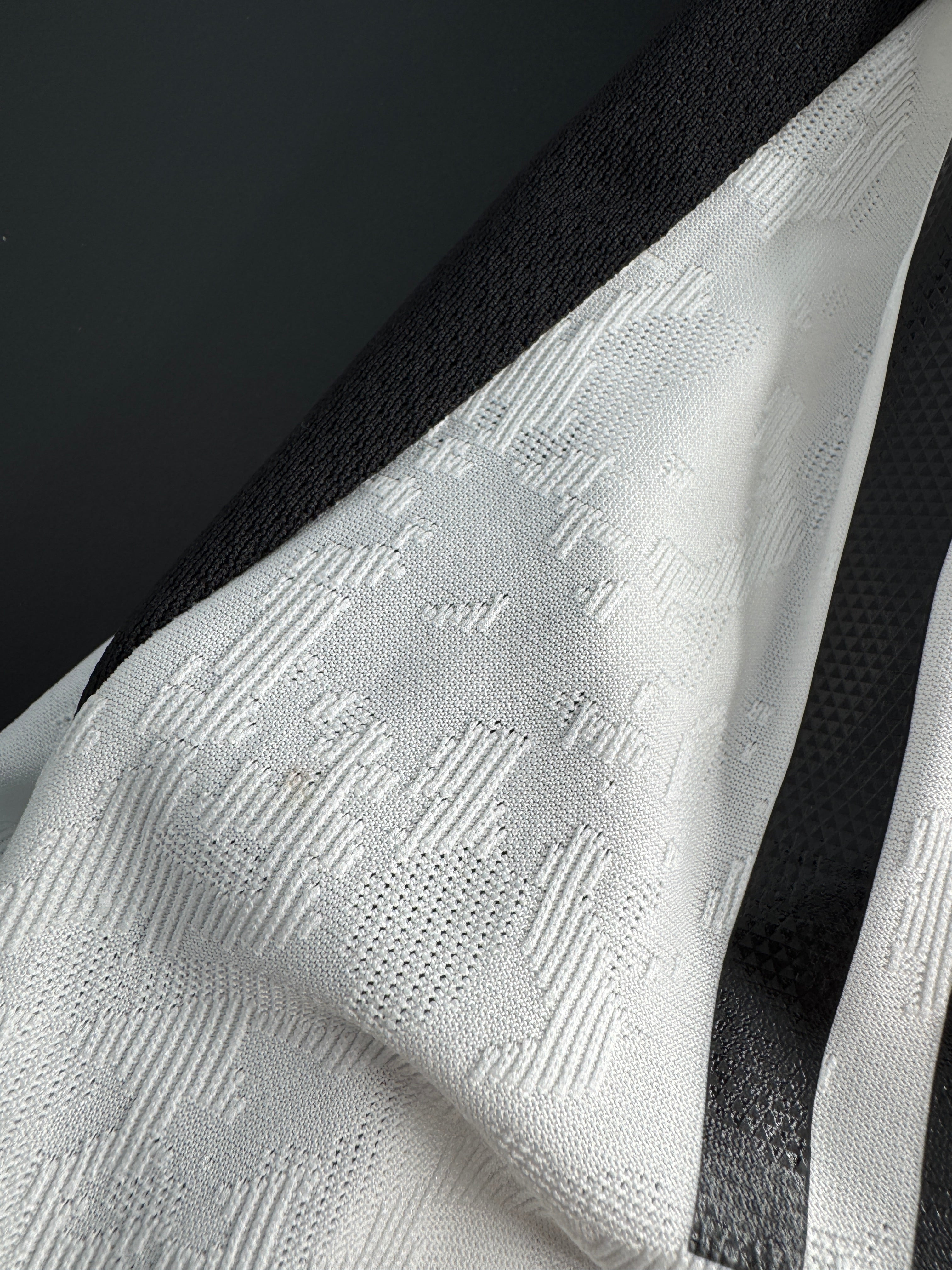 Juventus - Vlahovic - 2024-25 Home