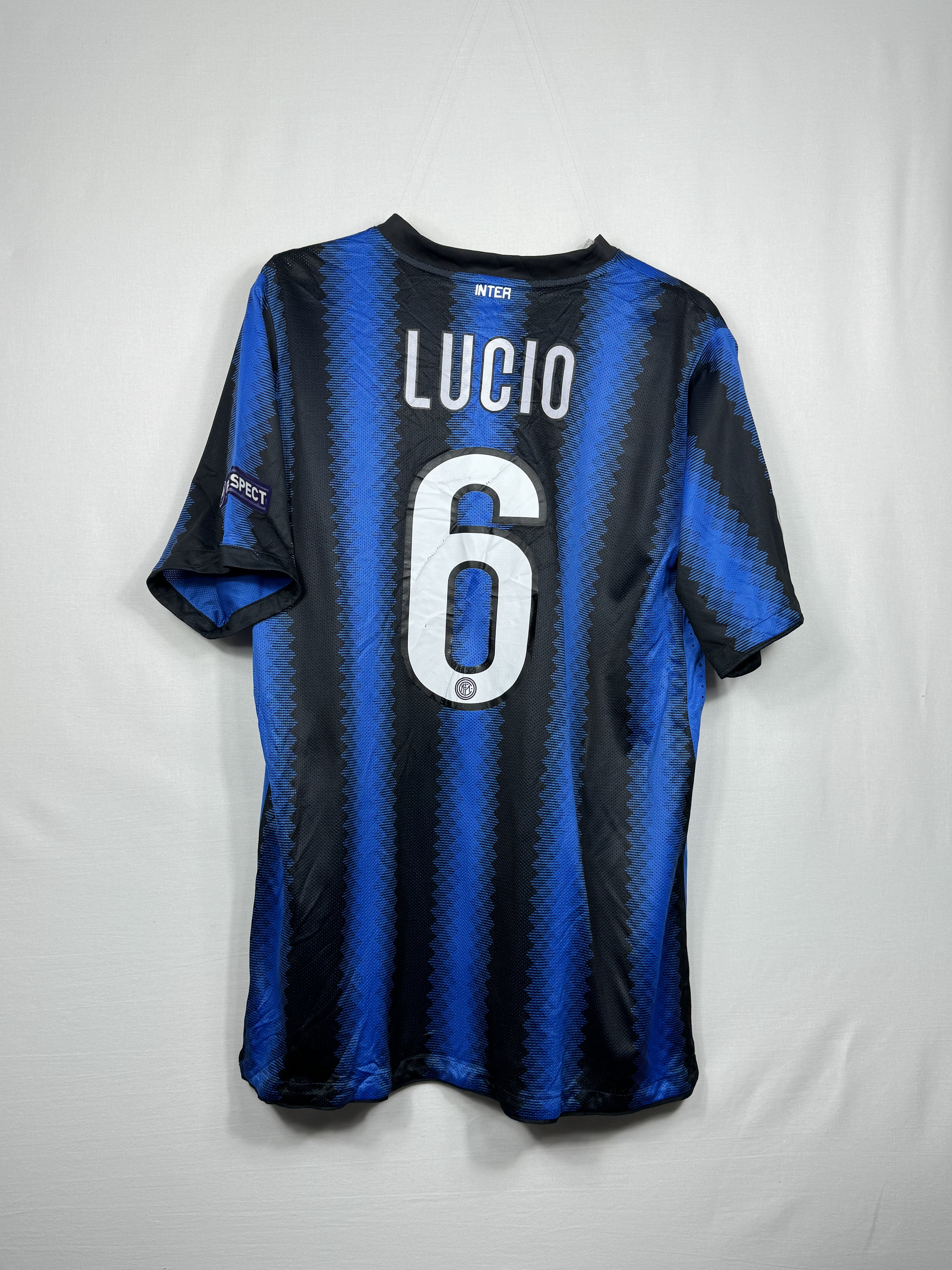 Lucio - Inter 2010-11 home UCL