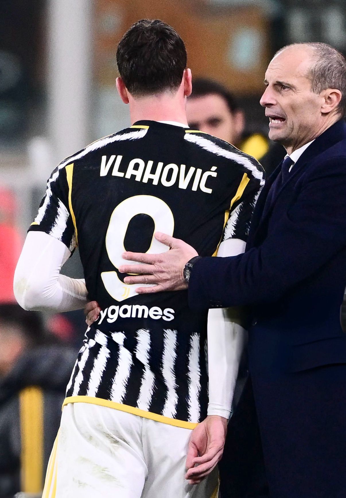 Vlahovic - Juventus - 2023-24 Home Unwashed