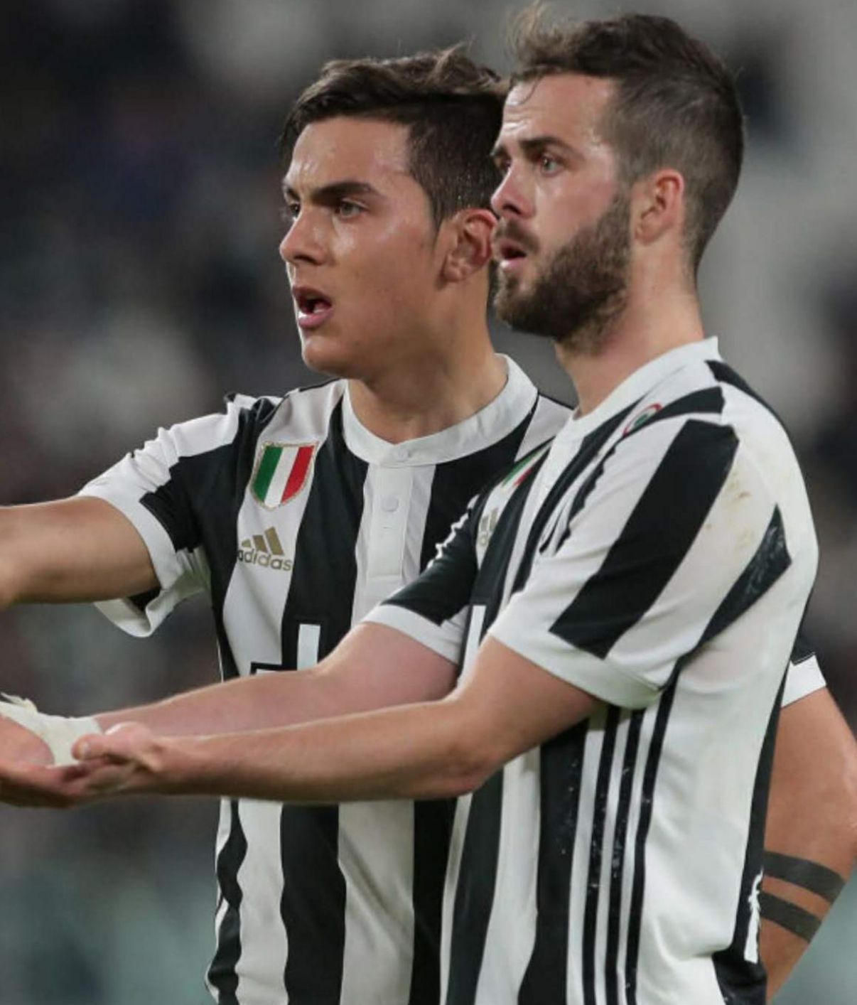 Pjanic - Juventus - 2017-18 Home