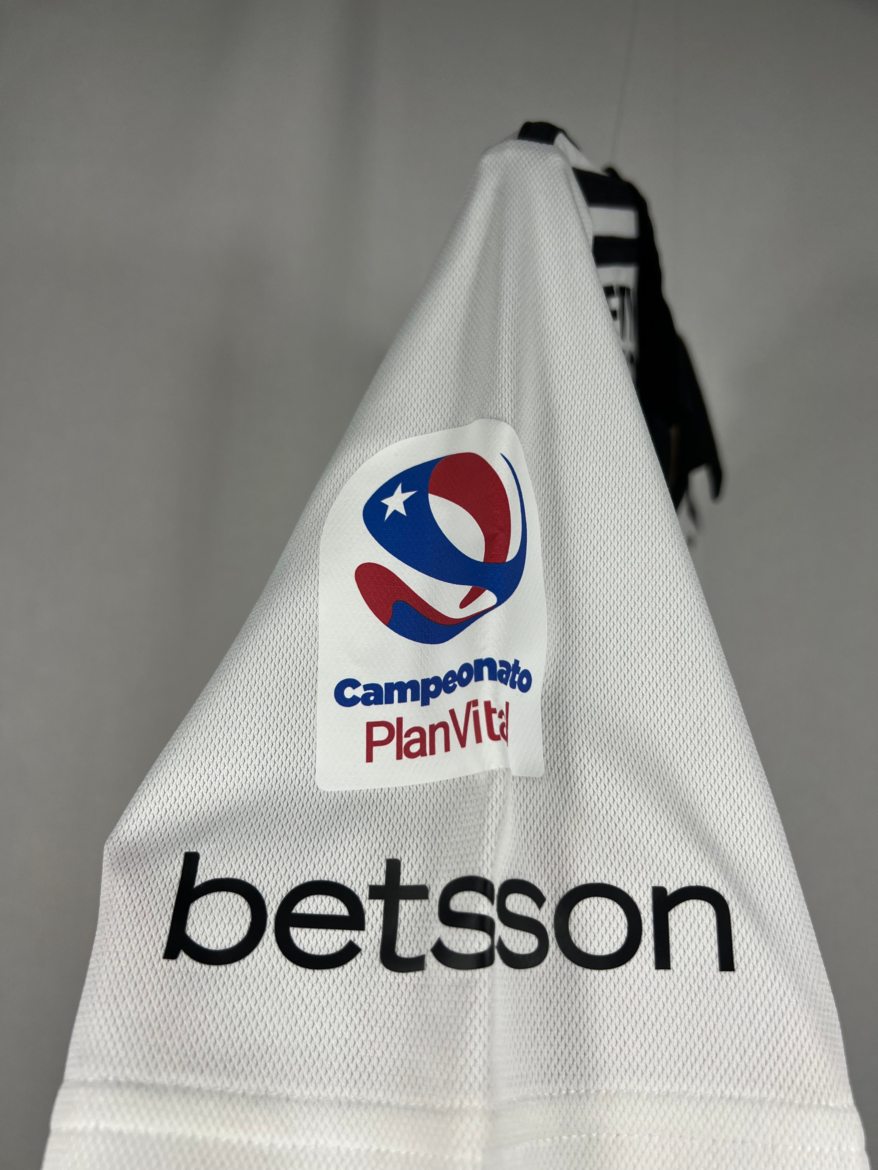 Amor - Colo colo 2021-22 home