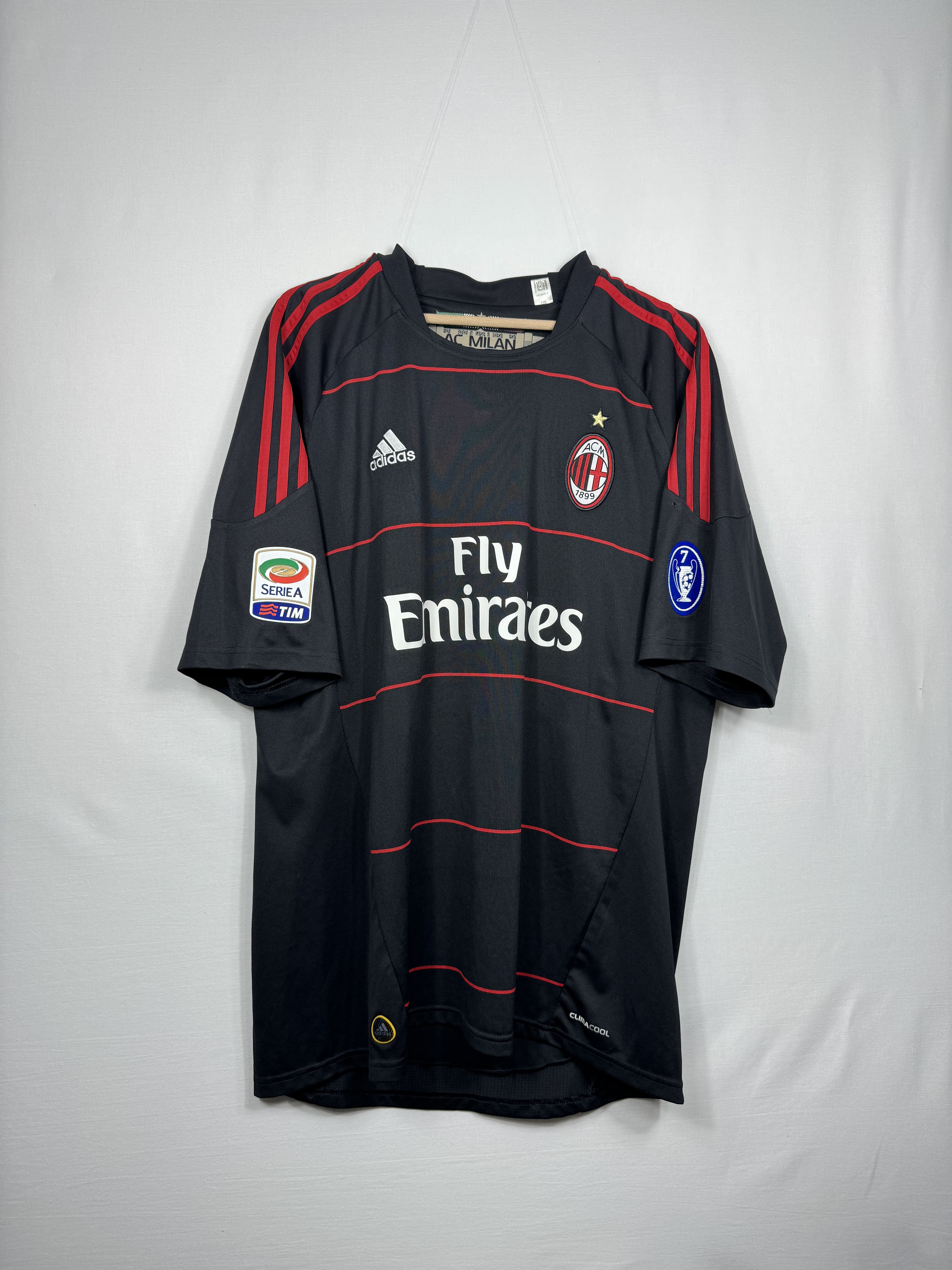Seedorf - Milan 2010-11 third