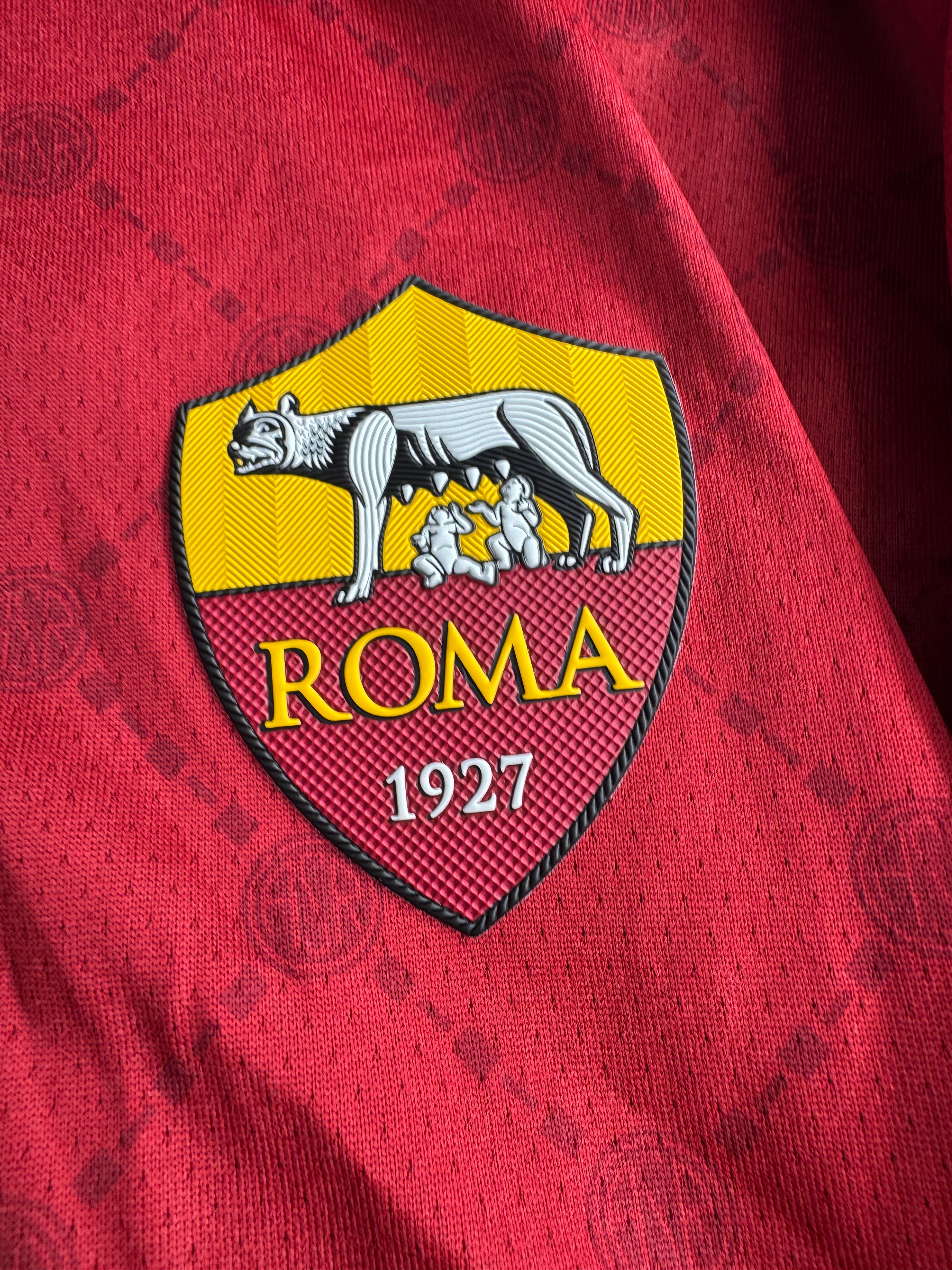 Shomurodov - Roma - 2022-23 Home