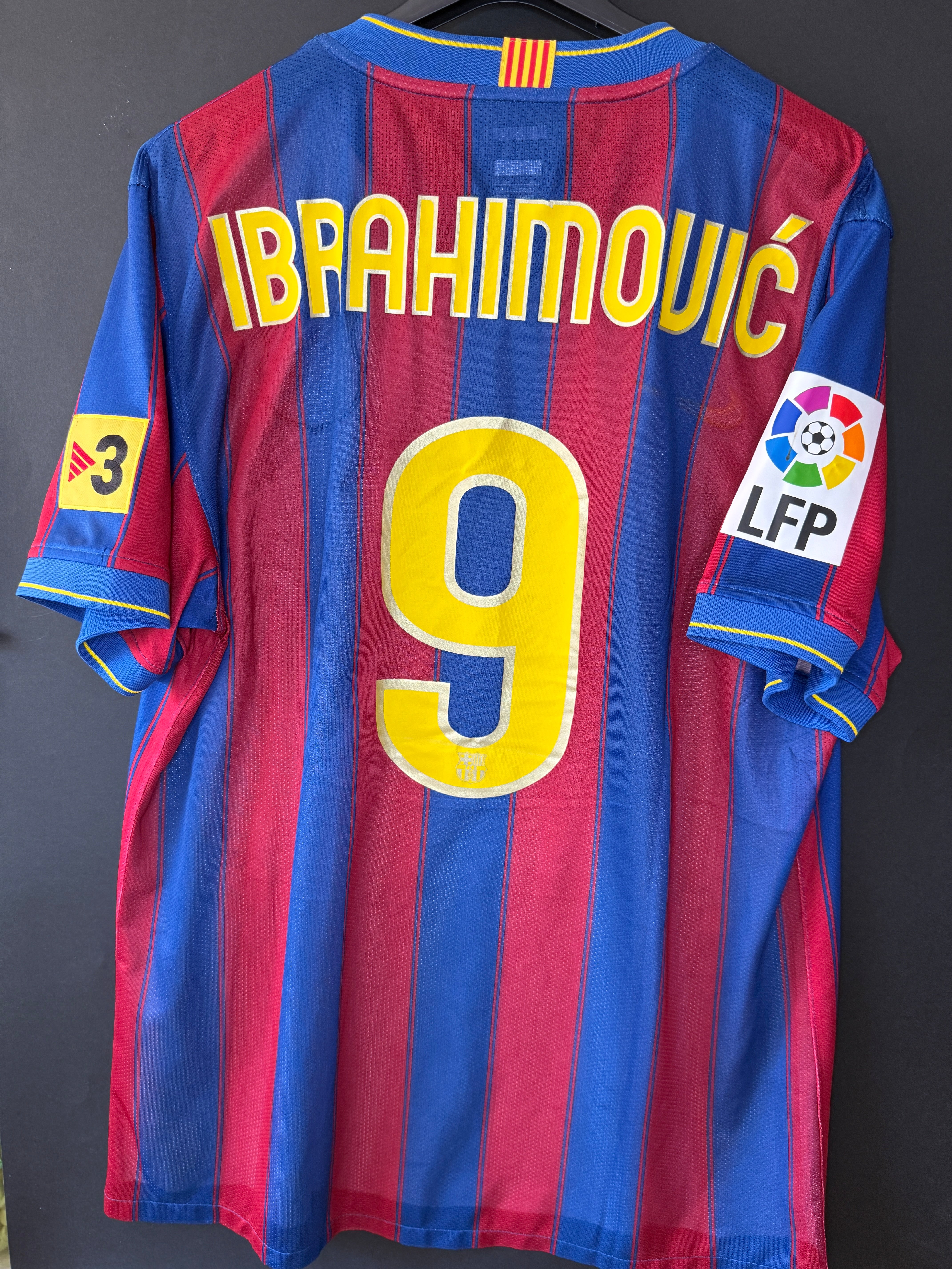 Ibrahimovic - Barcelona - 2006-07 Home