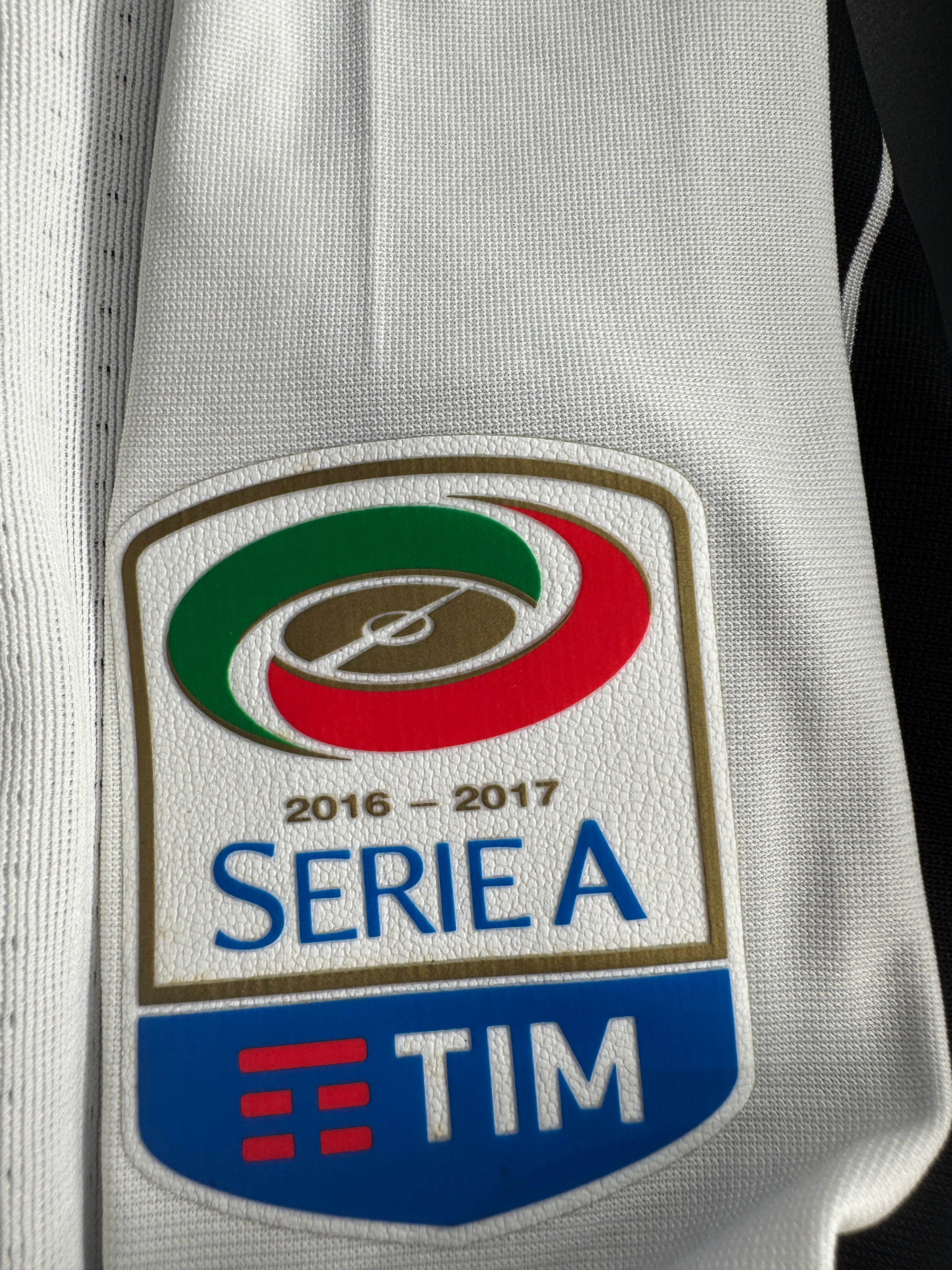 Cuadrado - Juventus - 2016-17 home unwashed