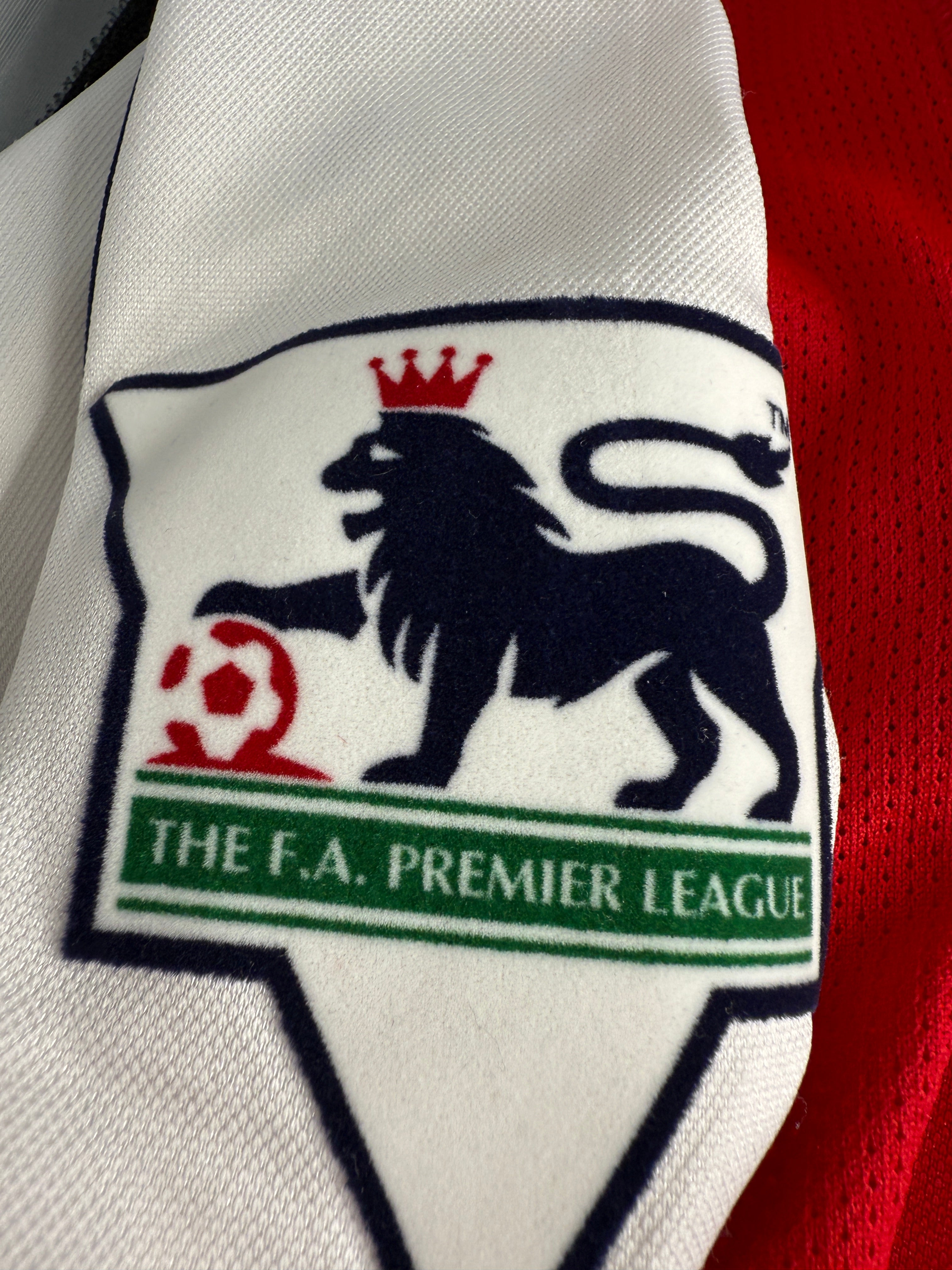 Henry - Arsenal - 2001 Home