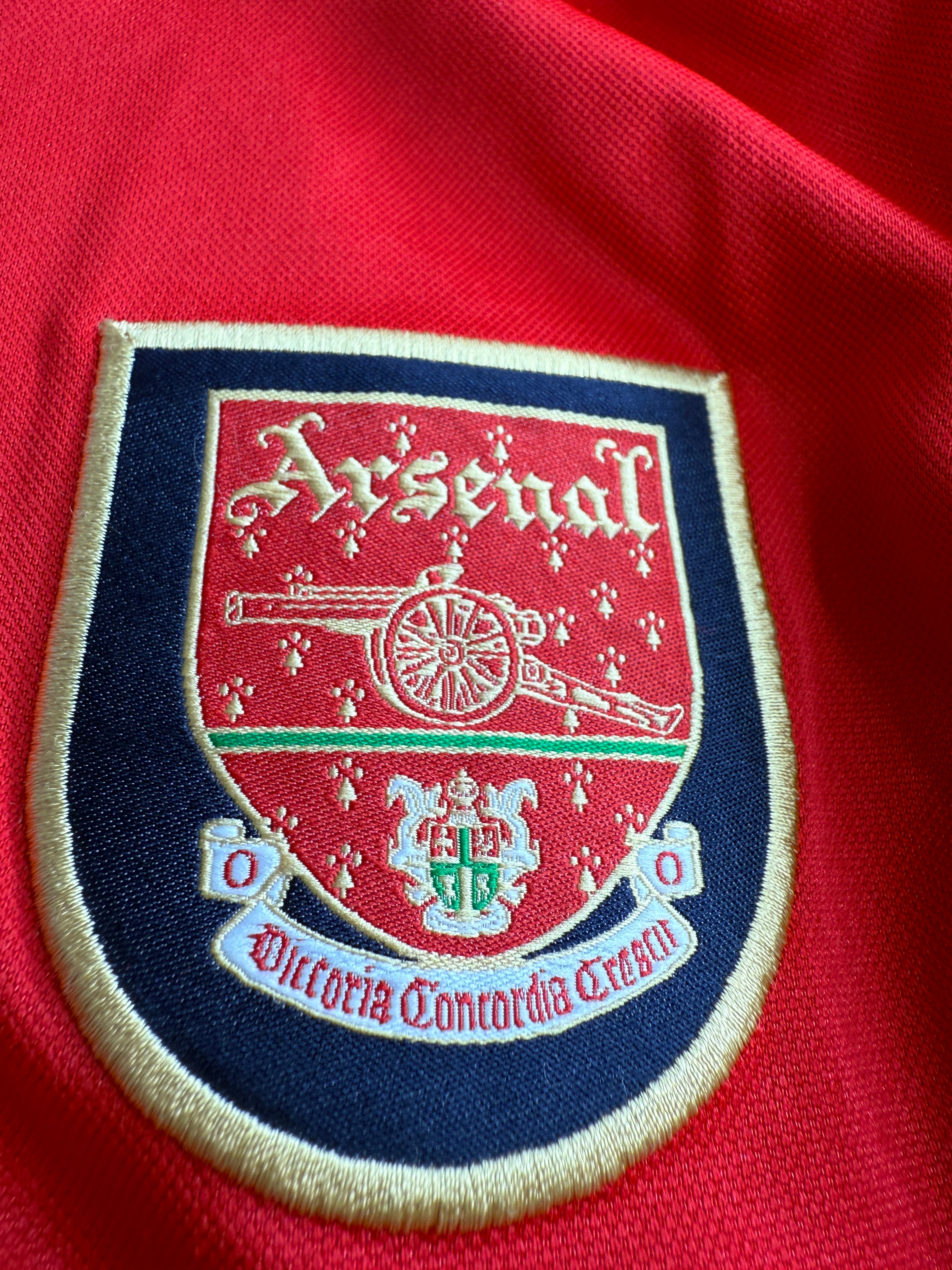 Henry - Arsenal - 2001 Home