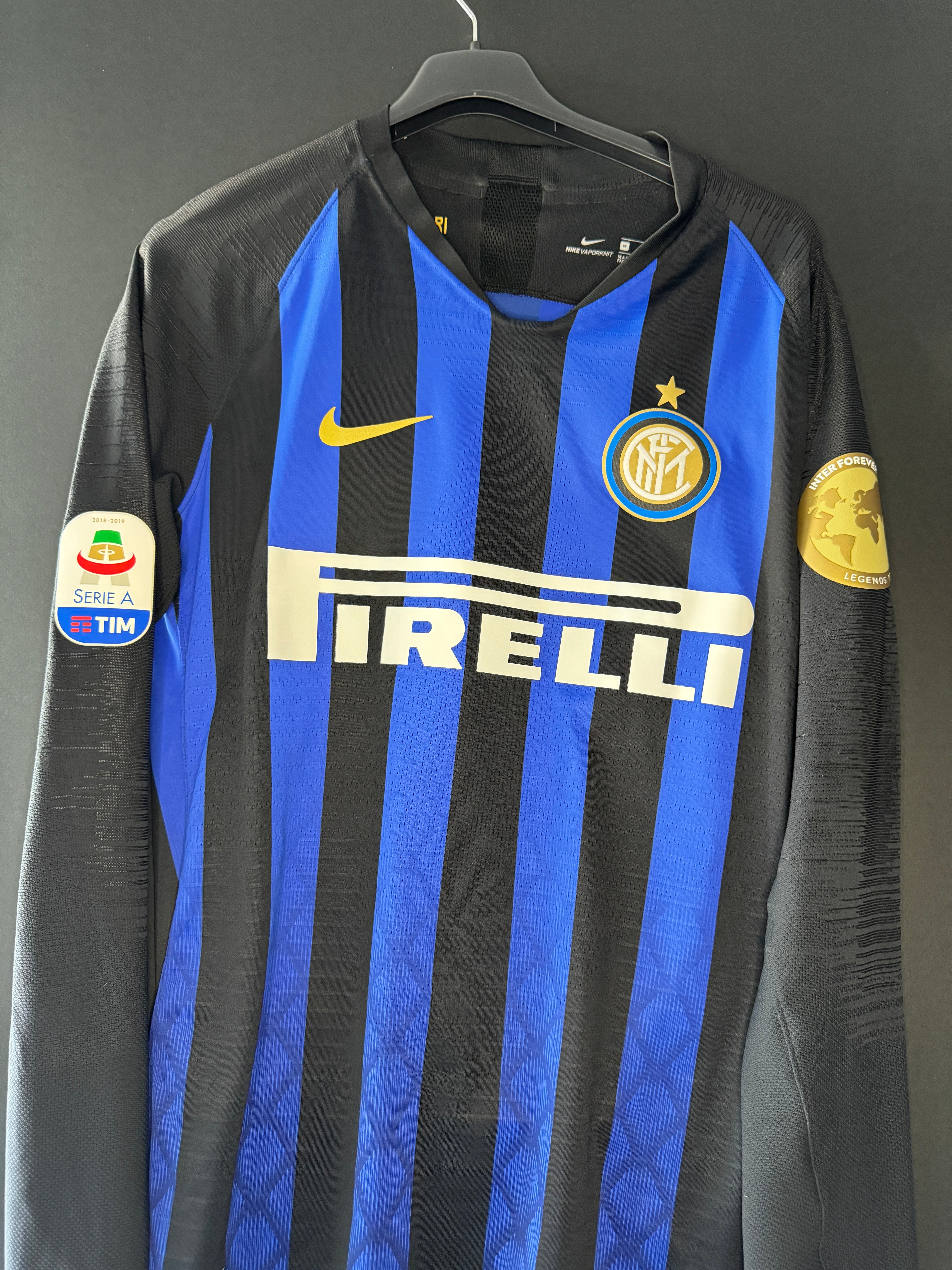 Borja Valero - Inter - 2018-19 Home