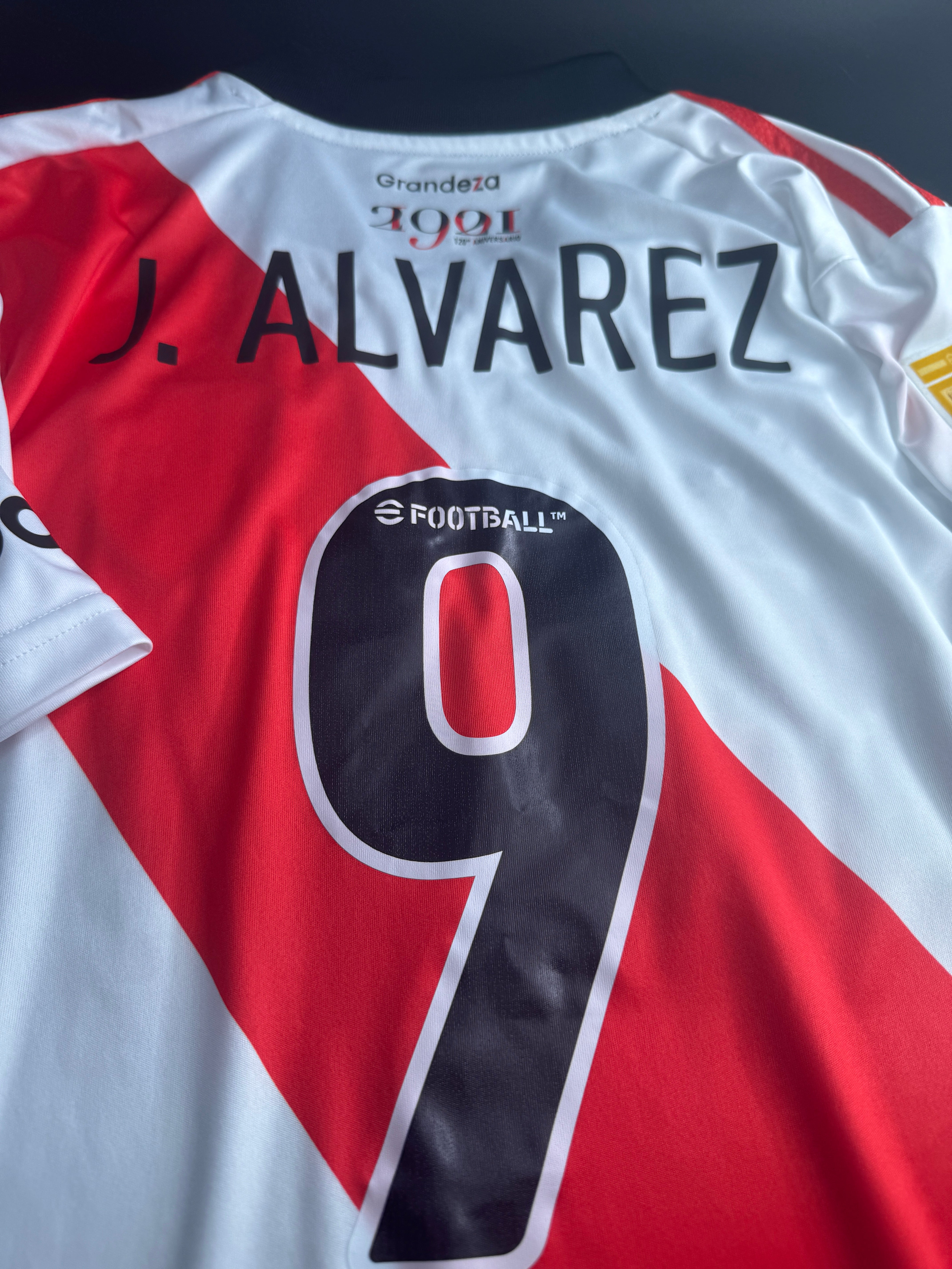 Alvarez - River plate - 2021-22 home