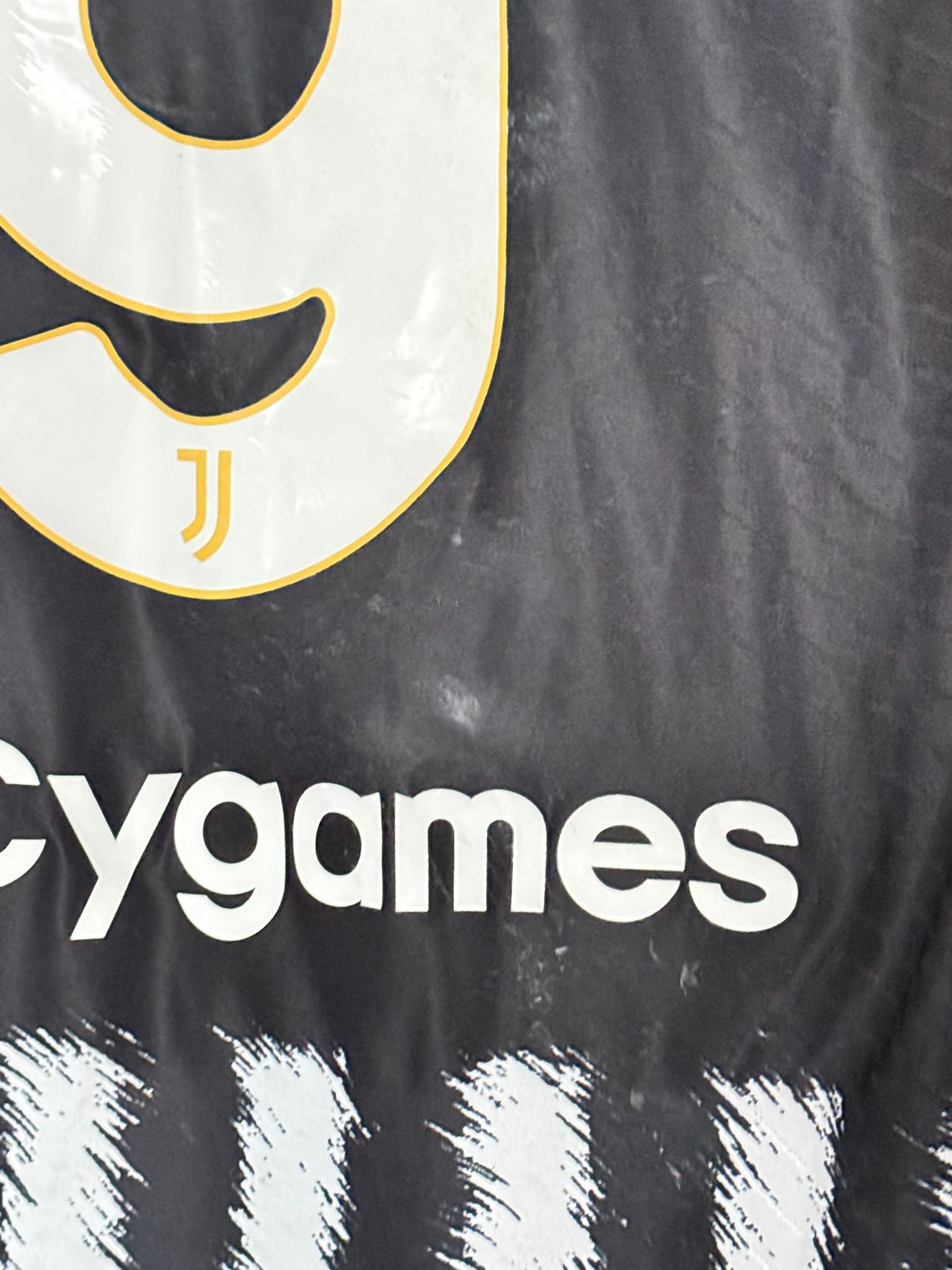 Vlahovic - Juventus - 2023-24 Home Unwashed
