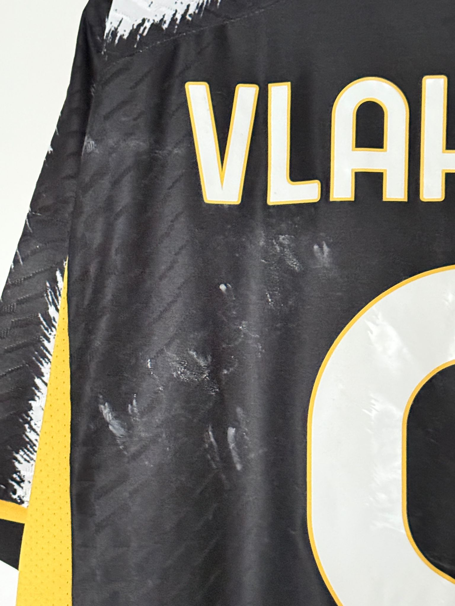 Vlahovic - Juventus - 2023-24 Home Unwashed
