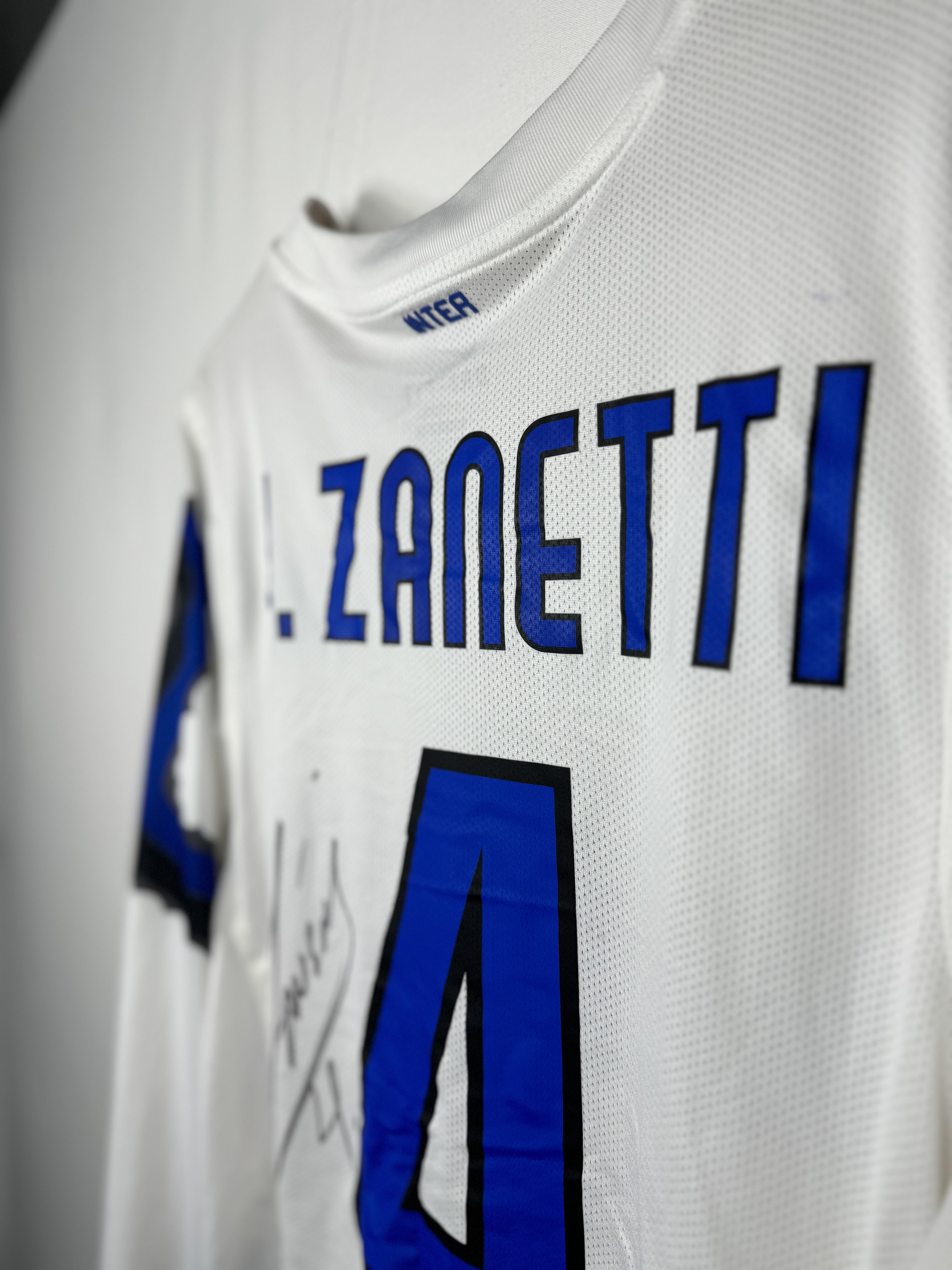 J.Zanetti - Inter 2010-11 away
